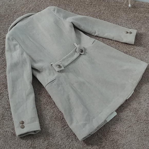 Coat💕 - Picture 3 of 3